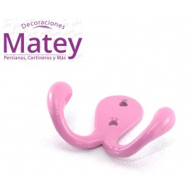 PERCHERO DOBLE DE GOTA EN COLOR ROSA PASTEL.