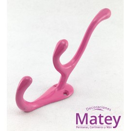 PERCHERO TRIPLE EN COLOR ROSA.